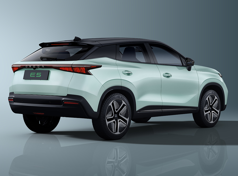 OMODA E5