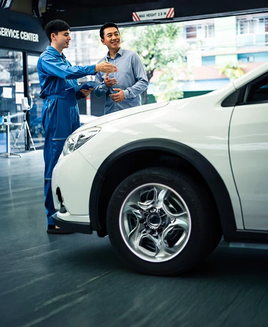 Vehicle-Sales-Consultation-525x640